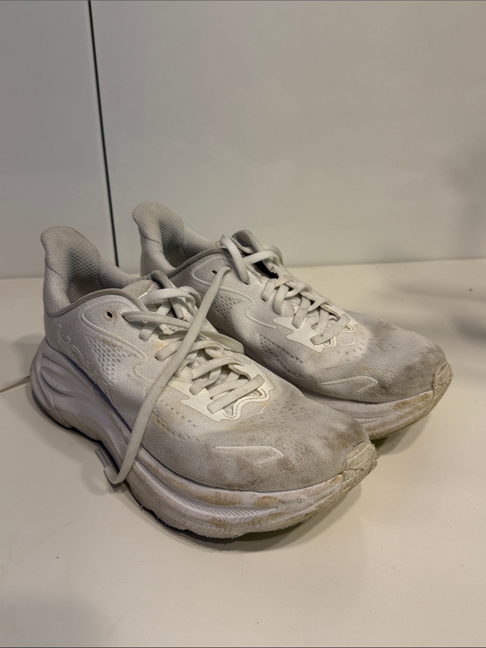 Used Hoka Clifton 10 women white 7.5 B athletic shoes
